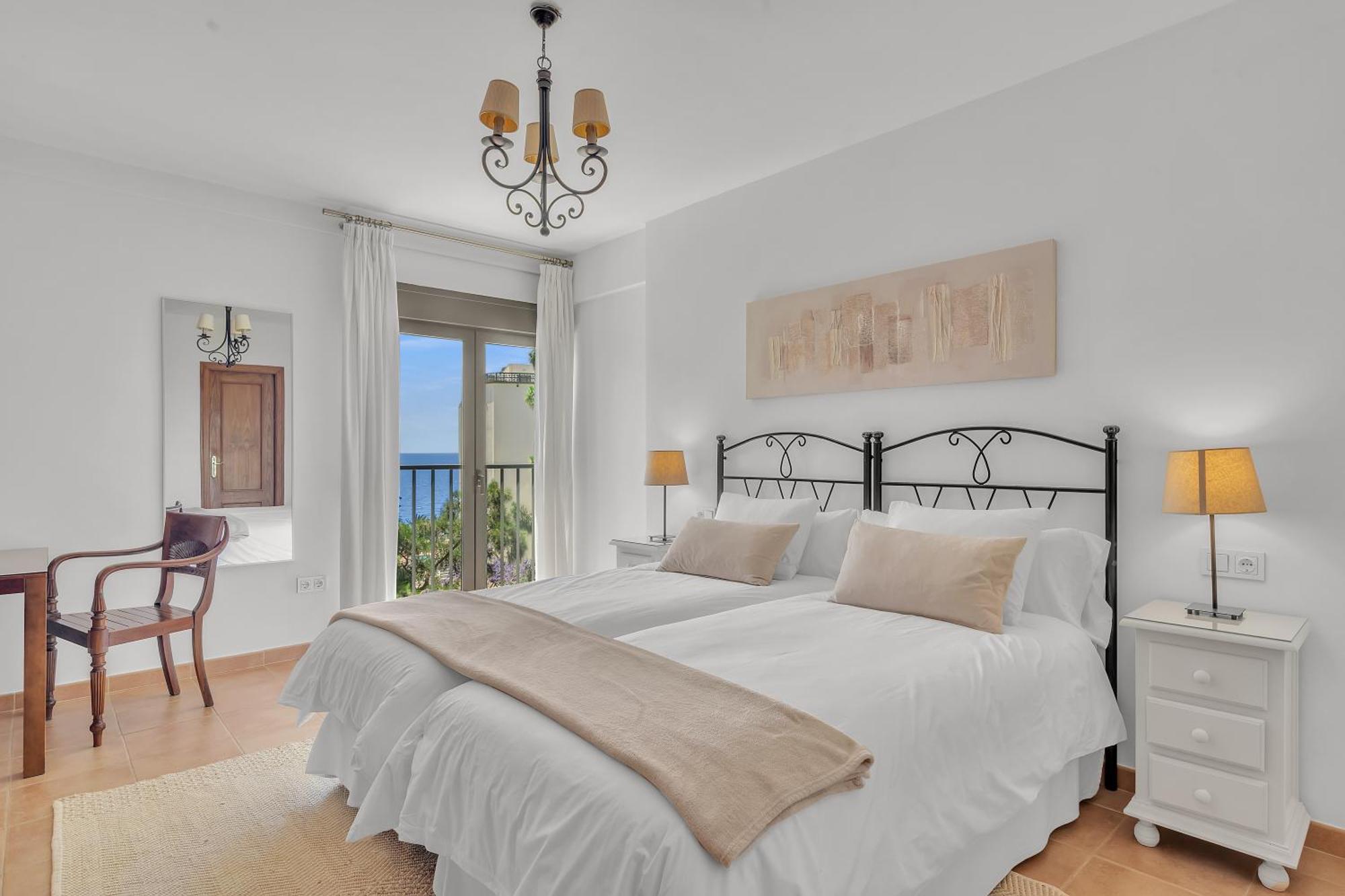 Polo 5d Jacaranda * Marbella