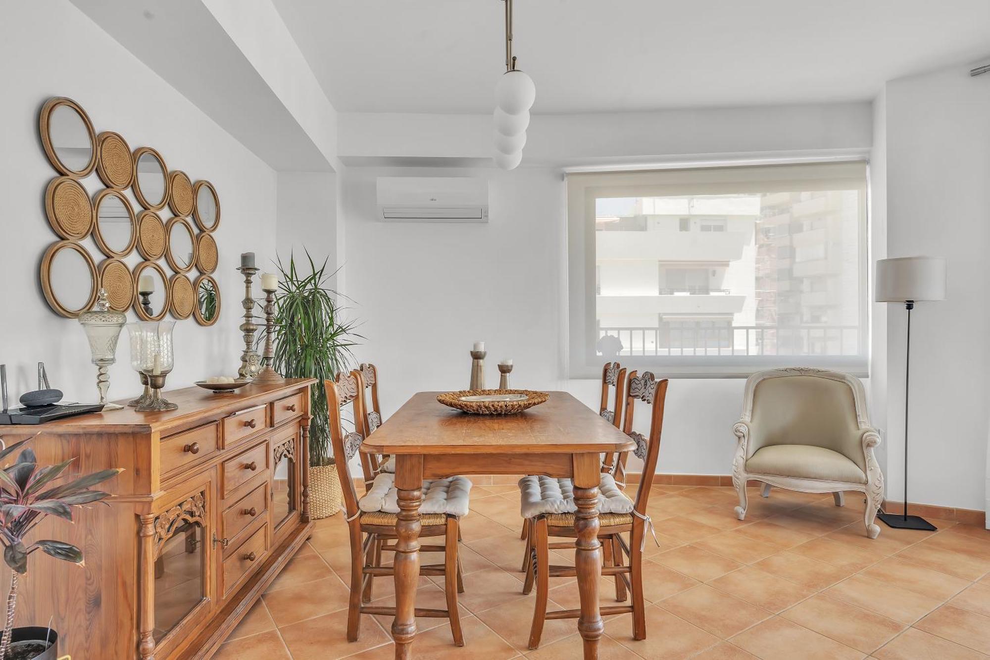 Polo 5d Jacaranda Marbella